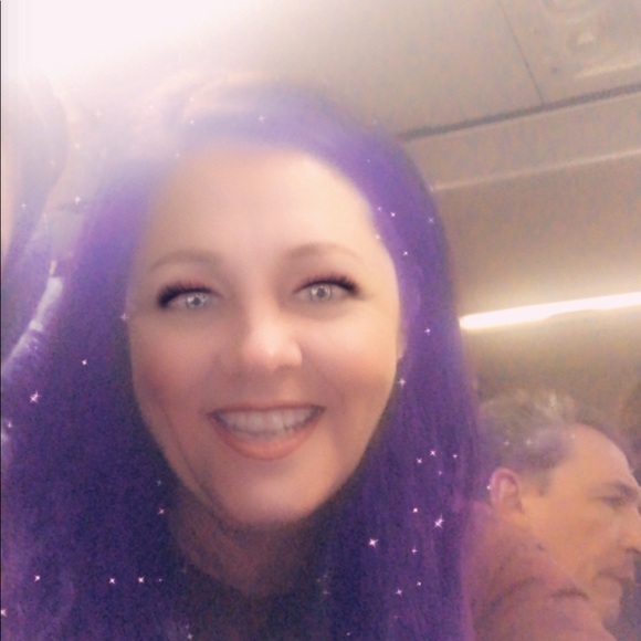 Meet your Posher, Jennifer - Picture 1 of 1